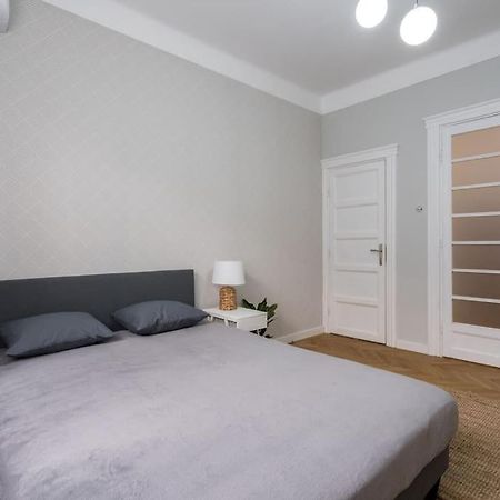 Exquisite Art Deco 2Br Apartment Prime Location Bucarest Esterno foto