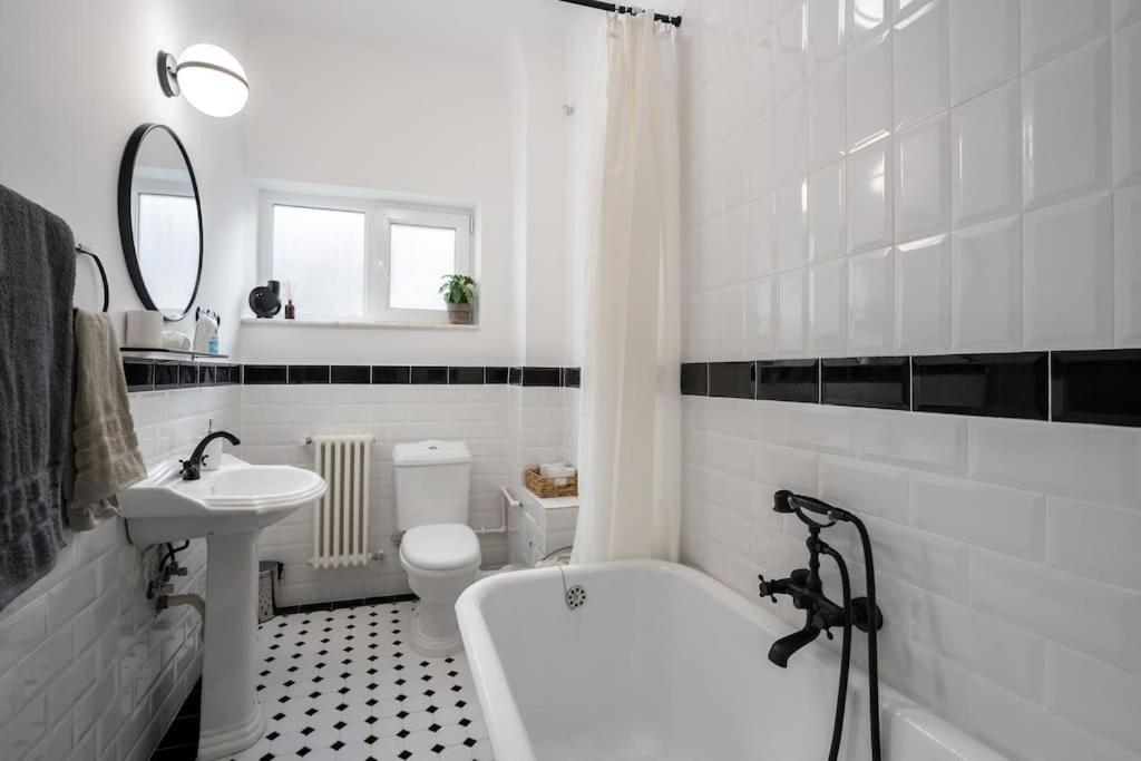 Exquisite Art Deco 2Br Apartment Prime Location Bucarest Esterno foto